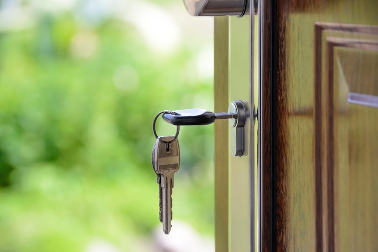 Locksmith Scammers Will Pick Your Pocket Too Locksmith Scams and How To Avoid Them